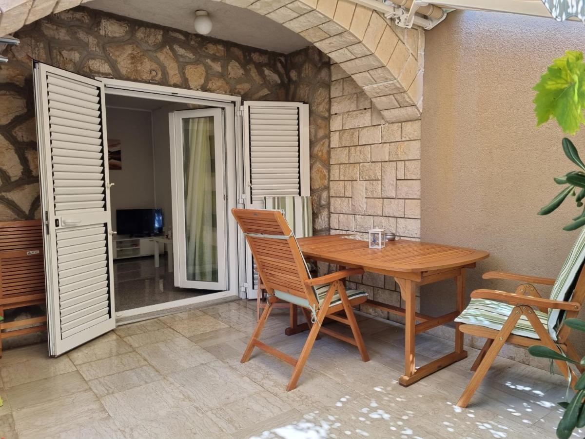 Apartment Rajci Cres Exterior photo